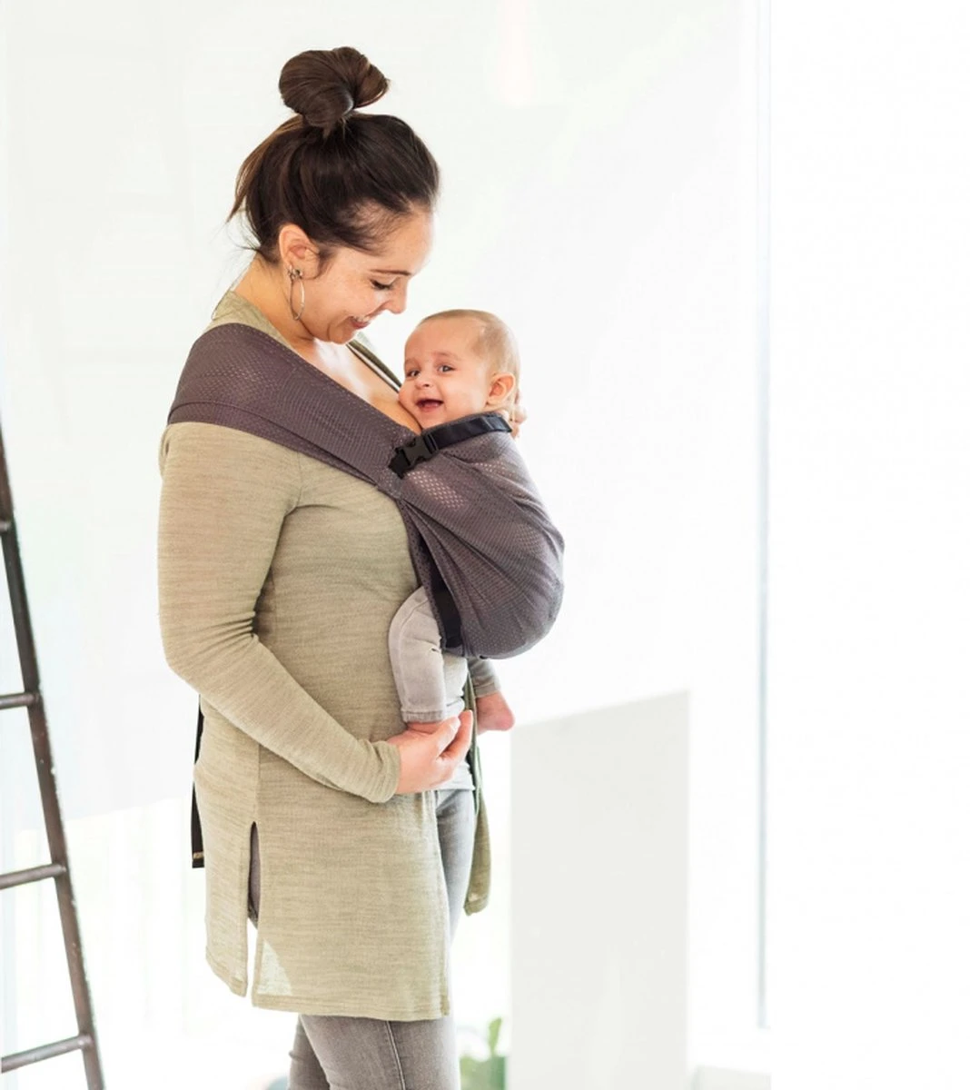 Minimonkey Mini Sling Grijs - Klein En Fijn 2 Minimonkey Mini Sling Grijs - Klein En Fijn - Image 2