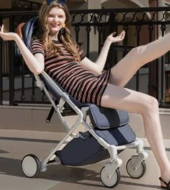 WOOSH New Buggy - Zwart - One Hand Folding - 3 Slaapstanden - Wandelwagen Tot 25 Kg - Regenhoes - Bekerhouder - Muggennet 25 WOOSH New Buggy - Zwart - One Hand Folding - 3 Slaapstanden - Wandelwagen Tot 25 Kg - Regenhoes - Bekerhouder - Muggennet -Baby Care Verkoop 1069x1200