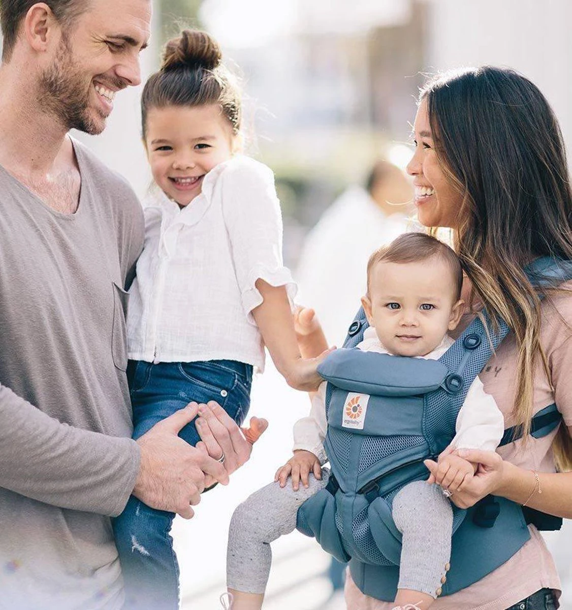 Ergobaby Omni 360 Cool Air Mesh Baby Draagzak - Oxford Blue 3 Ergobaby Omni 360 Cool Air Mesh Baby Draagzak - Oxford Blue - Image 3