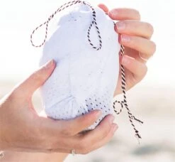 Minimonkey Mini Sling Wit - Klein En Fijn -Baby Care Verkoop 1200x1109 4