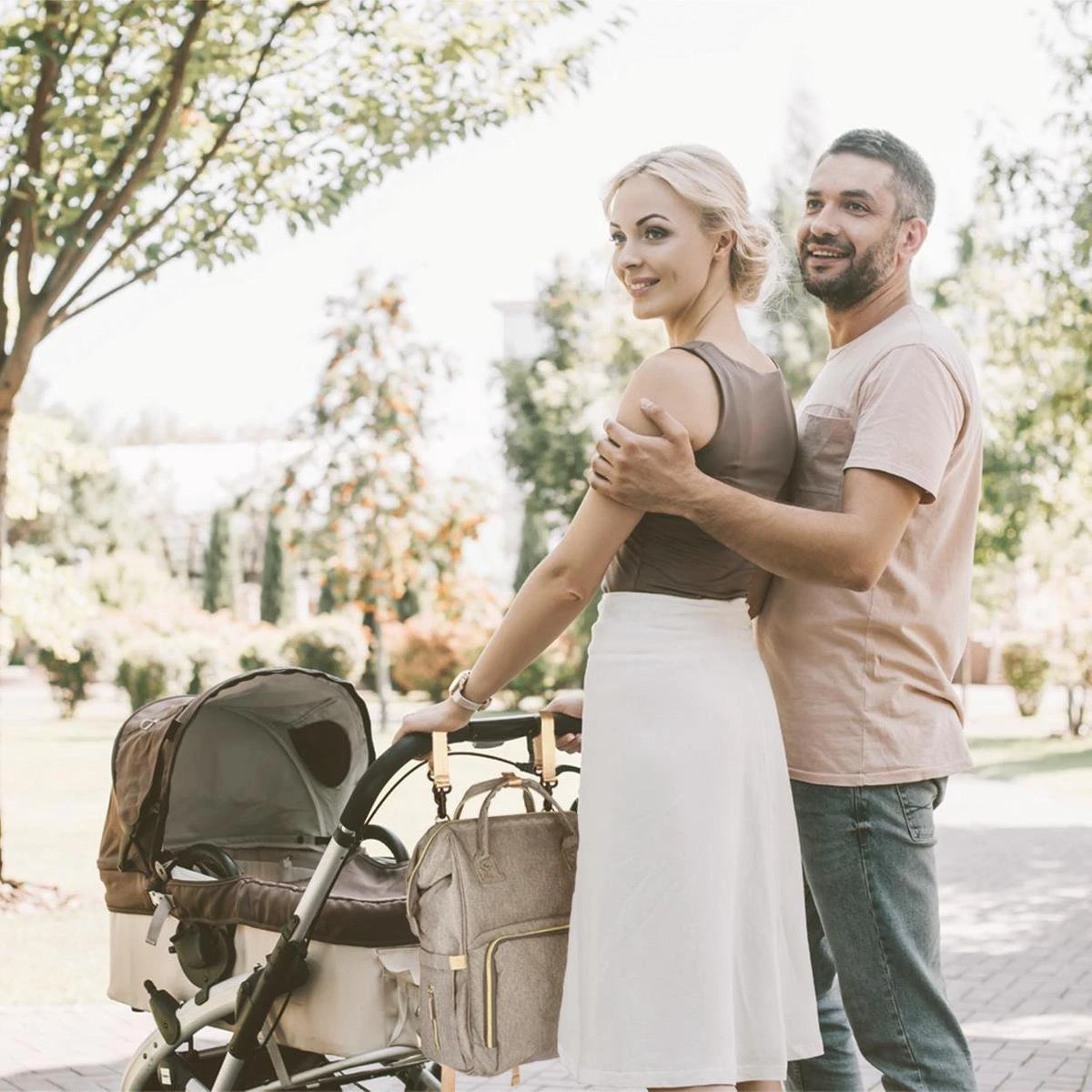 LifeGoods Luiertas Rugzak - Incl. Buggy En Kinderwagen Haken - Complete Set - 23.8 L - Grijs 4 LifeGoods Luiertas Rugzak - Incl. Buggy En Kinderwagen Haken - Complete Set - 23.8 L - Grijs - Image 4