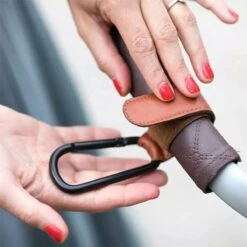 Jinius ® - Boodschappen Haak - Kinderwagen Tassenhaakjes - Haakjes Voor Tassen - Buggy Haakjes - Bruin - Set Van 2 -Baby Care Verkoop 1200x1200 371