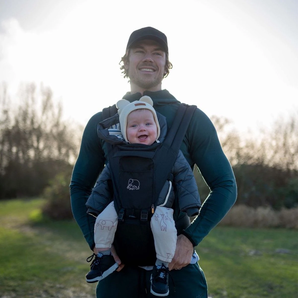 Deryan Pack Luxe Ergonomische Draagzak - Babydrager + Opbergvakjes - Zwart 7 Deryan Pack Luxe Ergonomische Draagzak - Babydrager + Opbergvakjes - Zwart - Image 7