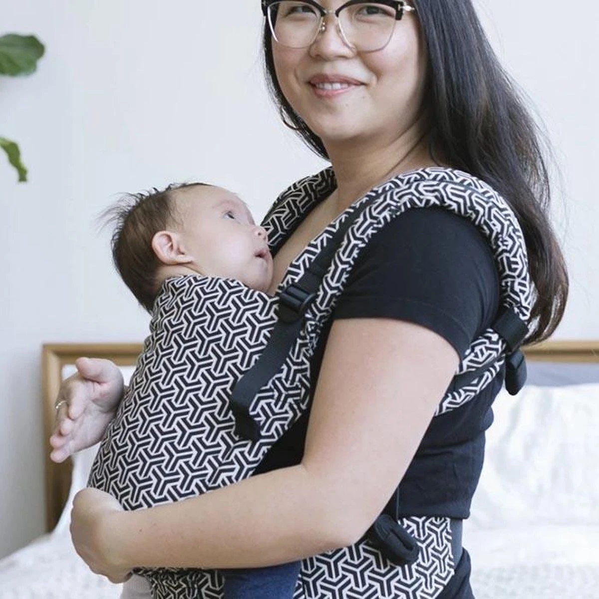 Tula Free To Grow - Draagzak Baby - Forever - Zwart Wit - Ergonomisch 3 Tula Free To Grow - Draagzak Baby - Forever - Zwart Wit - Ergonomisch - Image 3
