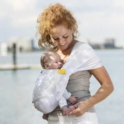 Minimonkey Mini Sling Wit - Klein En Fijn -Baby Care Verkoop 1200x1200 729