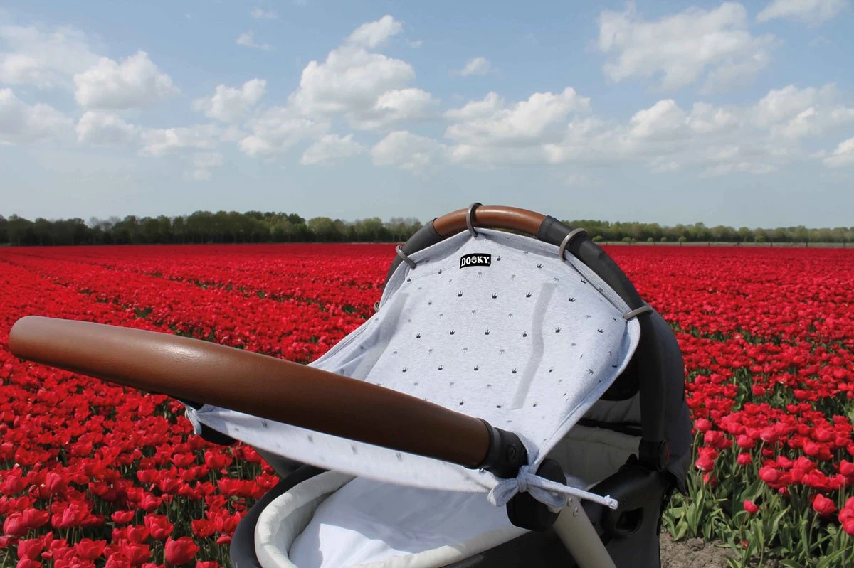 Dooky Universal Cover Zonnescherm Kinderwagen - Light Grey Crowns 11 Dooky Universal Cover Zonnescherm Kinderwagen - Light Grey Crowns - Image 11