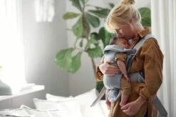 BabyBjörn Draagzak Mini - 3D Jersey - Lichtgrijs -Baby Care Verkoop 1200x799 23