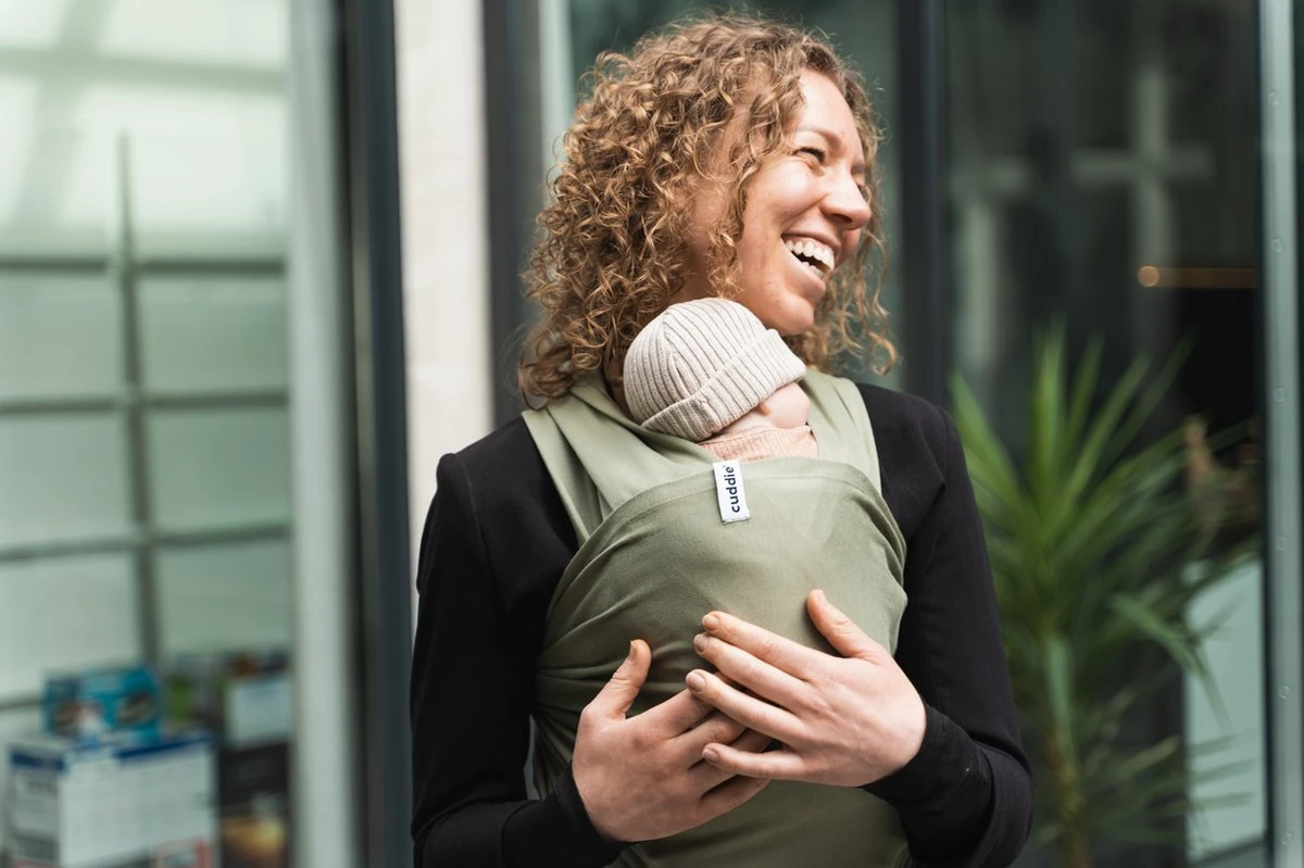 Cuddie Baby Draagdoek - Premium Organic Baby Draagdoek Gemaakt Van Bio Katoen - Newborns Tot 15 Kg - Baby Cadeau - Met Wenskaart - Olive 8 Cuddie Baby Draagdoek - Premium Organic Baby Draagdoek Gemaakt Van Bio Katoen - Newborns Tot 15 Kg - Baby Cadeau - Met Wenskaart - Olive - Image 8