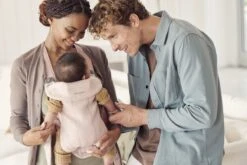 BabyBjörn Draagzak Mini - 3D Jersey - Lichtroze -Baby Care Verkoop 1200x800 110