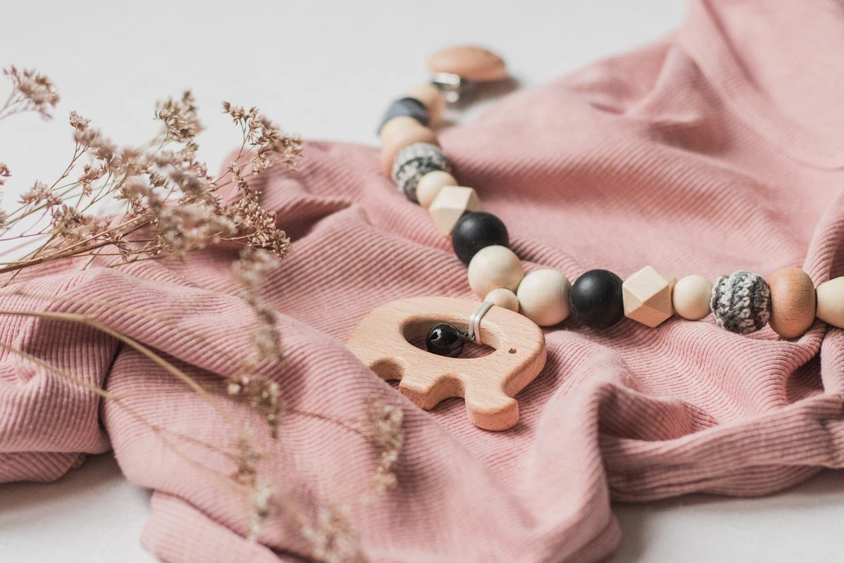 Wagenspanner Olifant - Musthave 2021 - Baby Wagenspanner Hout - Vrolijke Kinderwagenspanner - Eenvoudig Te Bevestigen - Kraamcadeau Voor Jongens En Meisjes - Baby Cadeau 2 Wagenspanner Olifant - Musthave 2021 - Baby Wagenspanner Hout - Vrolijke Kinderwagenspanner - Eenvoudig Te Bevestigen - Kraamcadeau Voor Jongens En Meisjes - Baby Cadeau - Image 2