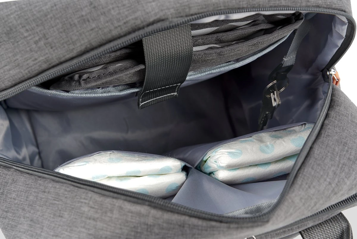 Brisby Slijtvaste Luiertas – Verzorgingstas – Met Buggymontage -Donkergrijs 10 Brisby Slijtvaste Luiertas – Verzorgingstas – Met Buggymontage -Donkergrijs - Image 10