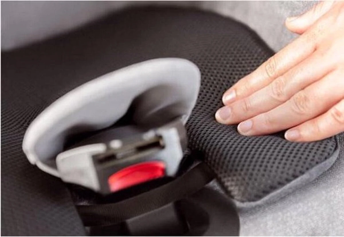 Maxi-Cosi E-Safety Smart Cushion Veiligheidskussen - Black 2 Maxi-Cosi E-Safety Smart Cushion Veiligheidskussen - Black - Image 2