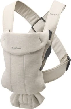 BabyBjörn Draagzak Mini - 3D Jersey - Lichtbeige -Baby Care Verkoop 779x1200