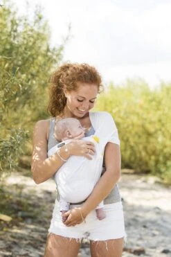 Minimonkey Mini Sling Wit - Klein En Fijn -Baby Care Verkoop 800x1200 95