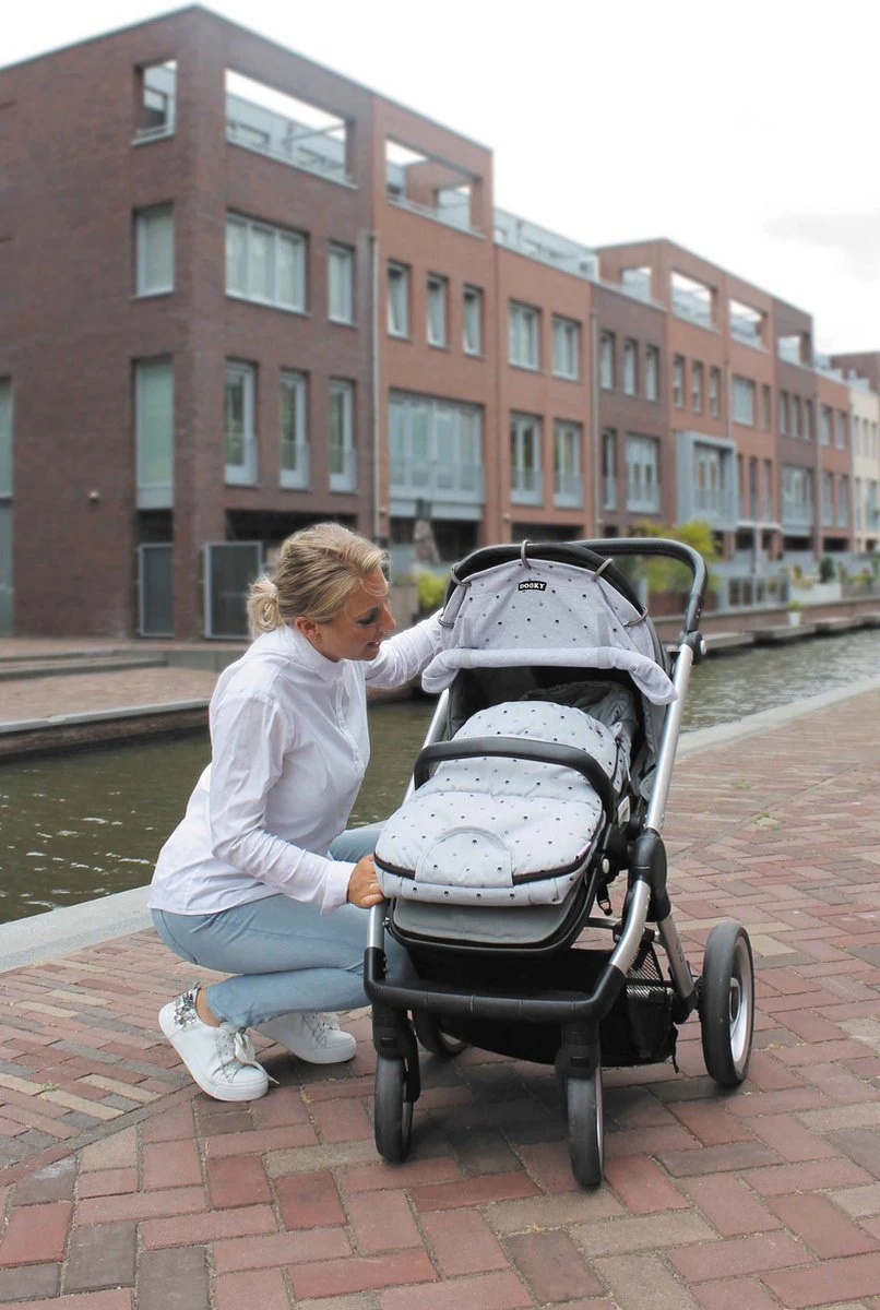 Dooky Universal Cover Zonnescherm Kinderwagen - Light Grey Crowns 4 Dooky Universal Cover Zonnescherm Kinderwagen - Light Grey Crowns - Image 4